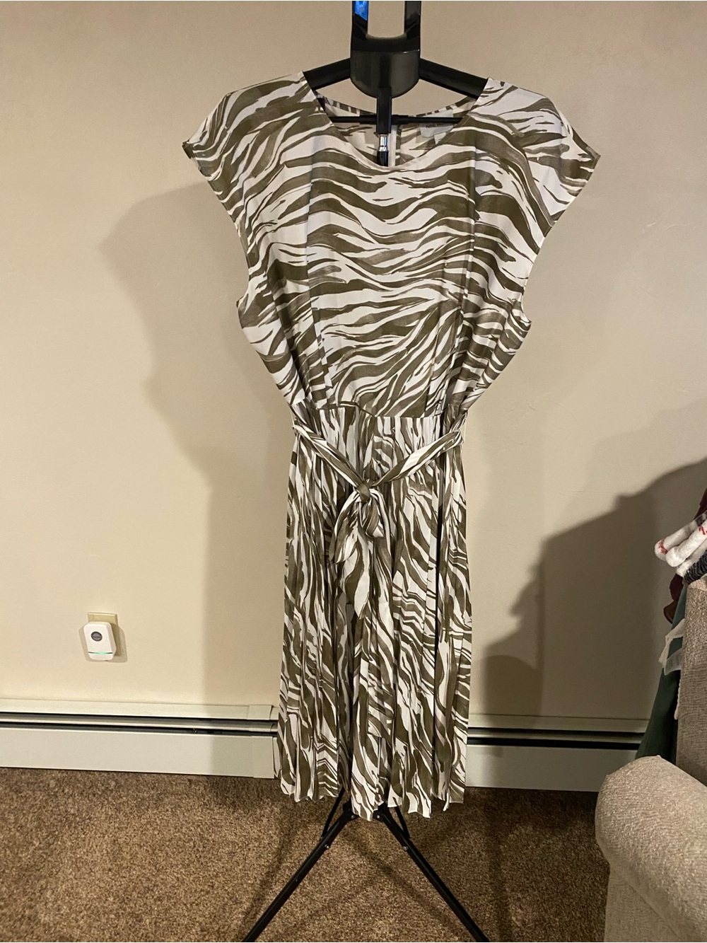 Nine West Taupe and White Zebra-Print Tie-Waist Midi Dress